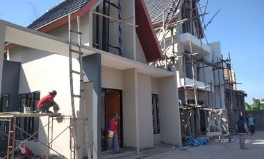 Spesial Super Merdeka Rumah Barat Enter Tol Solo
