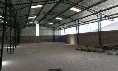 ARRIENDO BODEGA NORTE DE QUITO 2000M2 PARA MEDIANO IMPACTO