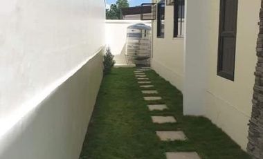 PRESELLING House in Ilumina Estates