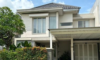 Disewakan Rumah 2 Lantai Siap Huni Furnish  Mewah di Raffles Garden Citraland