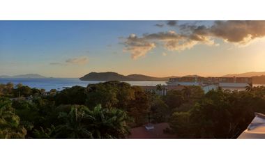 SE ALQUILA EXCLUSIVO APARTAMENTO EN AMADOR