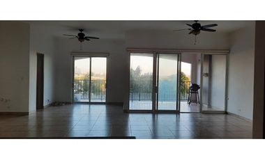 SE ALQUILA EXCLUSIVO APARTAMENTO EN AMADOR