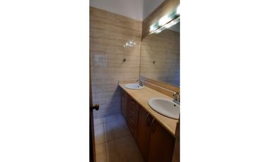 SE ALQUILA EXCLUSIVO APARTAMENTO EN AMADOR