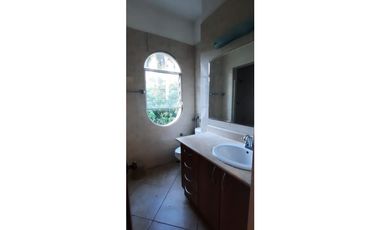 SE ALQUILA EXCLUSIVO APARTAMENTO EN AMADOR