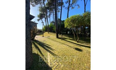 VENTA DE CASA EN BOULEVARD ICARO Y DE LAS NEREIDAS PINAMAR