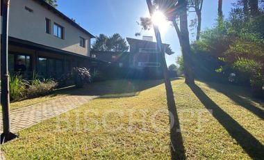 VENTA DE CASA EN BOULEVARD ICARO Y DE LAS NEREIDAS PINAMAR