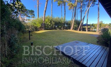 VENTA DE CASA EN BOULEVARD ICARO Y DE LAS NEREIDAS PINAMAR