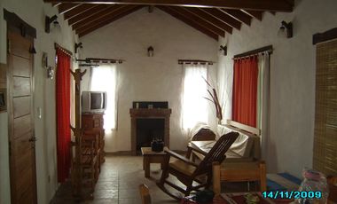 COSTA DEL ESTE: EXCELENTE CHALET de categoría estilo campo, con hermosa arboleda c/bosque de pinos y parque.A cdras del Mar.