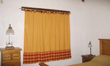 COSTA DEL ESTE: EXCELENTE CHALET de categoría estilo campo, con hermosa arboleda c/bosque de pinos y parque.A cdras del Mar.