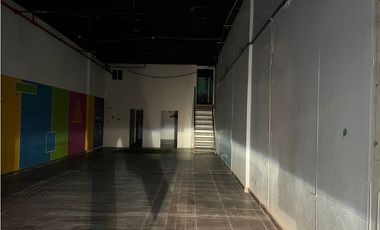 ALQUILER  LOCAL 120 M2  EN PLANTA BAJA EN CLAYTON