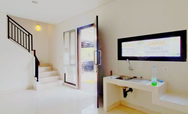 Rumah 2 Lantai 10 Menit ke Gerbang Tol Serpong 2 Hadap Selatan J-36916