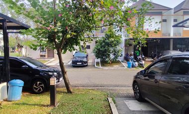 Rumah 2 Lantai 10 Menit ke Gerbang Tol Serpong 2 Hadap Selatan J-36916