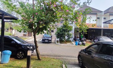Rumah 2 Lantai 10 Menit ke Gerbang Tol Serpong 2 Hadap Selatan J-36916