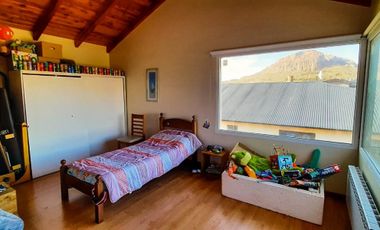 EXCELENTE PROPIEDAD CON HERMOSA VISTA A LOS CERROS Y LAGO