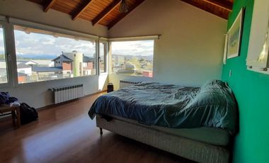 EXCELENTE PROPIEDAD CON HERMOSA VISTA A LOS CERROS Y LAGO