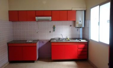 Casa PH en venta en Lanus Oeste