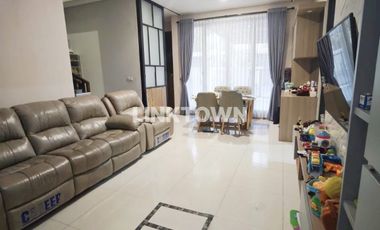 Rumah Semi Furnished di Pondok Candra Surabaya Dekat Akses Tol Juanda
