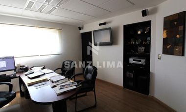 Zona de Oro II: Magnífica oficina totalmente equipada y amueblada