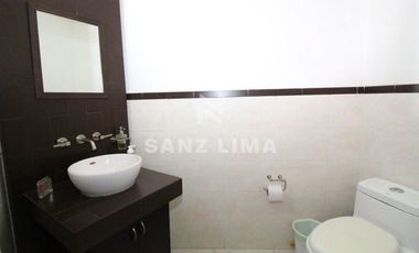 Zona de Oro II: Magnífica oficina totalmente equipada y amueblada