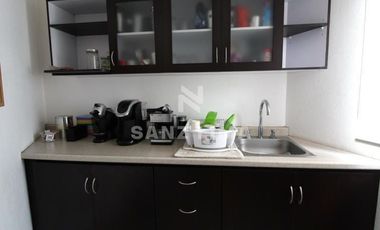 Zona de Oro II: Magnífica oficina totalmente equipada y amueblada