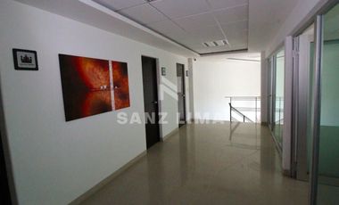 Zona de Oro II: Magnífica oficina totalmente equipada y amueblada