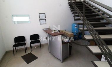 Zona de Oro II: Magnífica oficina totalmente equipada y amueblada