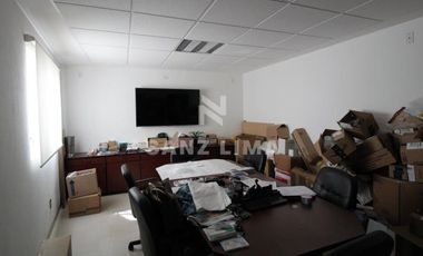 Zona de Oro II: Magnífica oficina totalmente equipada y amueblada