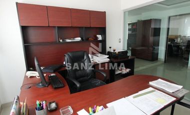 Zona de Oro II: Magnífica oficina totalmente equipada y amueblada