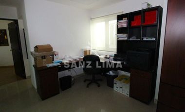 Zona de Oro II: Magnífica oficina totalmente equipada y amueblada