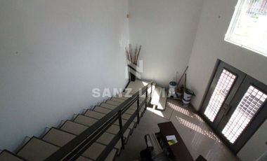 Zona de Oro II: Magnífica oficina totalmente equipada y amueblada