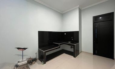 Rumah 3 Kamar 10 Menit ke Mitra Keluarga Jatiasih Hadap Timur J-35747
