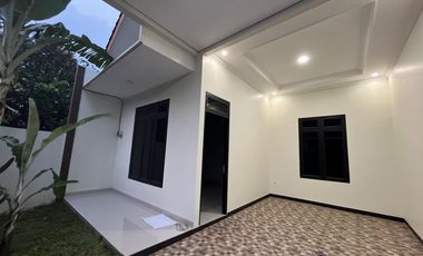 Rumah 3 Kamar 10 Menit ke Mitra Keluarga Jatiasih Hadap Timur J-35747