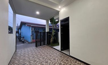 Rumah 3 Kamar 10 Menit ke Mitra Keluarga Jatiasih Hadap Timur J-35747