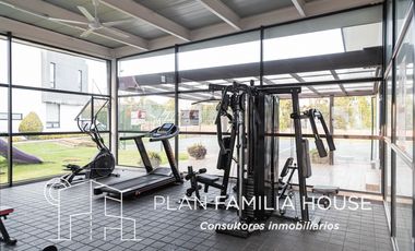 Hermosa casa en Cota, ubicación única dos niveles