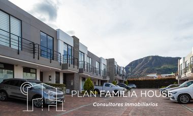 Hermosa casa en Cota, ubicación única dos niveles