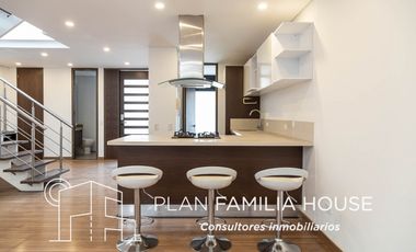 Hermosa casa en Cota, ubicación única dos niveles