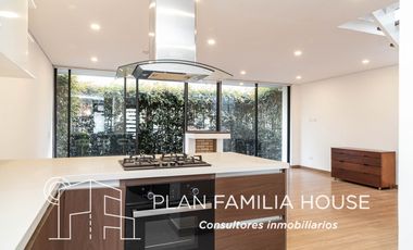 Hermosa casa en Cota, ubicación única dos niveles