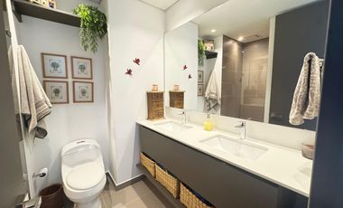 apartamento en venta en altos del poblado. Cod V13481