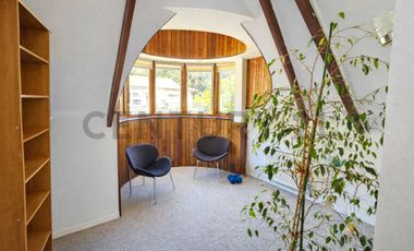 Se vende gran casa de 379 m2, uso mixto, sector exclusivo de Pedro de Valdivia.