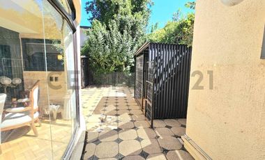 Se vende gran casa de 379 m2, uso mixto, sector exclusivo de Pedro de Valdivia.