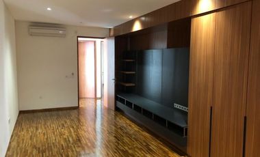 Rumah dsewakan di Kemang dalam townhouse