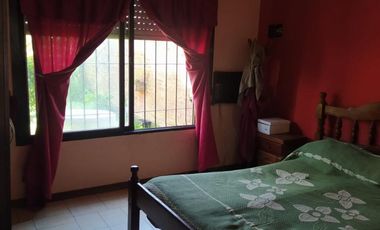 Vendo casa de dos plantas en Merlo , Precio Contado: U$S 82.000