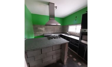 GRAN CHALET TRES PLANTAS A METROS ACCESO OESTE OPORTUNIDAD FINANCIACION !!!