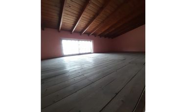 GRAN CHALET TRES PLANTAS A METROS ACCESO OESTE OPORTUNIDAD FINANCIACION !!!