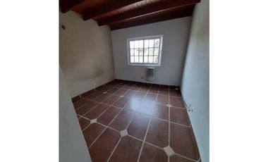 GRAN CHALET TRES PLANTAS A METROS ACCESO OESTE OPORTUNIDAD FINANCIACION !!!