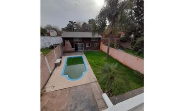 GRAN CHALET TRES PLANTAS A METROS ACCESO OESTE OPORTUNIDAD FINANCIACION !!!