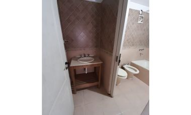 GRAN CHALET TRES PLANTAS A METROS ACCESO OESTE OPORTUNIDAD FINANCIACION !!!