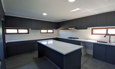 Casa en venta San Joaquín de Los Mayos, Machalí, 4 Dor