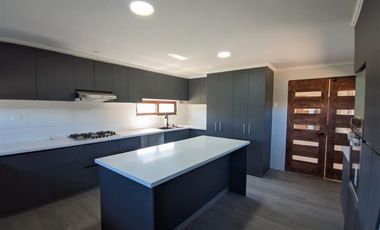Casa en venta San Joaquín de Los Mayos, Machalí, 4 Dor