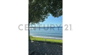 Hermosa Casa en Frutillar a orillas del Lago